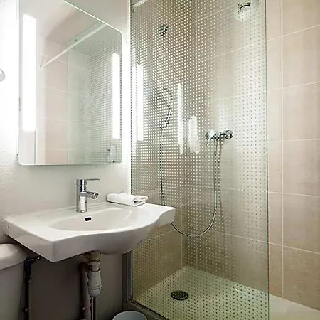B&B Hôtel corbeil-essonnes Hotel 2*