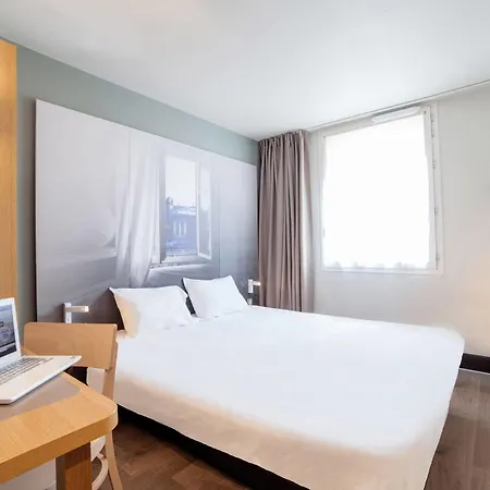 B&B Hôtel corbeil-essonnes Hotel