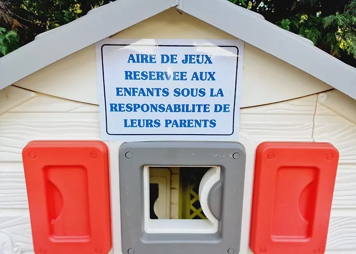 B&B Hotel Corbeil-Essonnes فندق