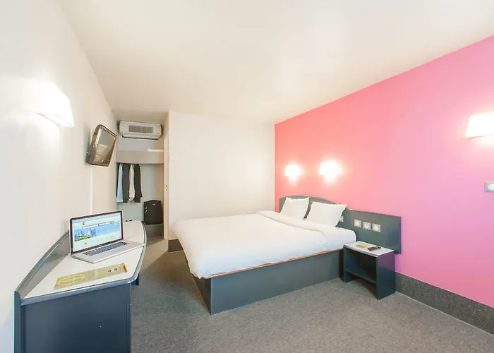 فندق B&B Hotel Corbeil-Essonnes