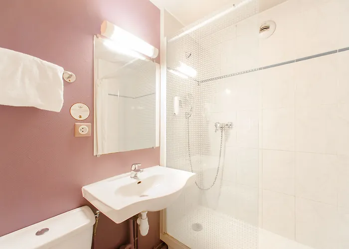 فندق B&B Hotel Corbeil-Essonnes