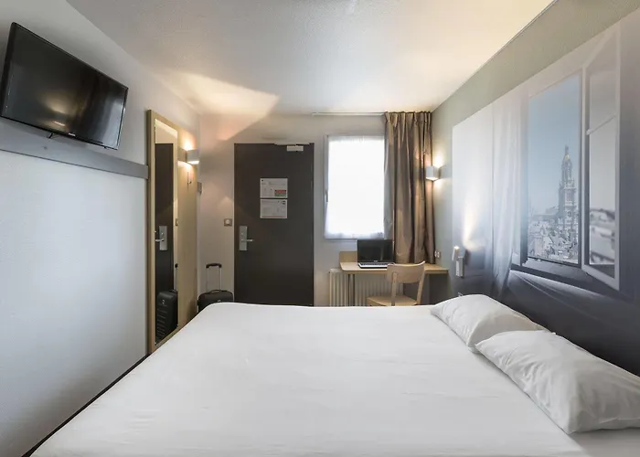 B&B Hotel Corbeil-Essonnes فندق